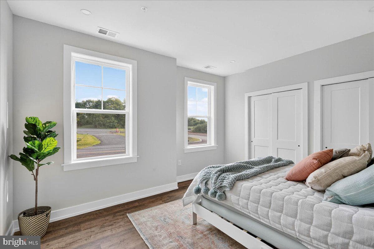 411 Isabelle Court #101 photo 22