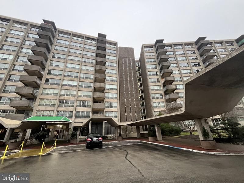 1001 City Avenue #E-404, Wynnewood