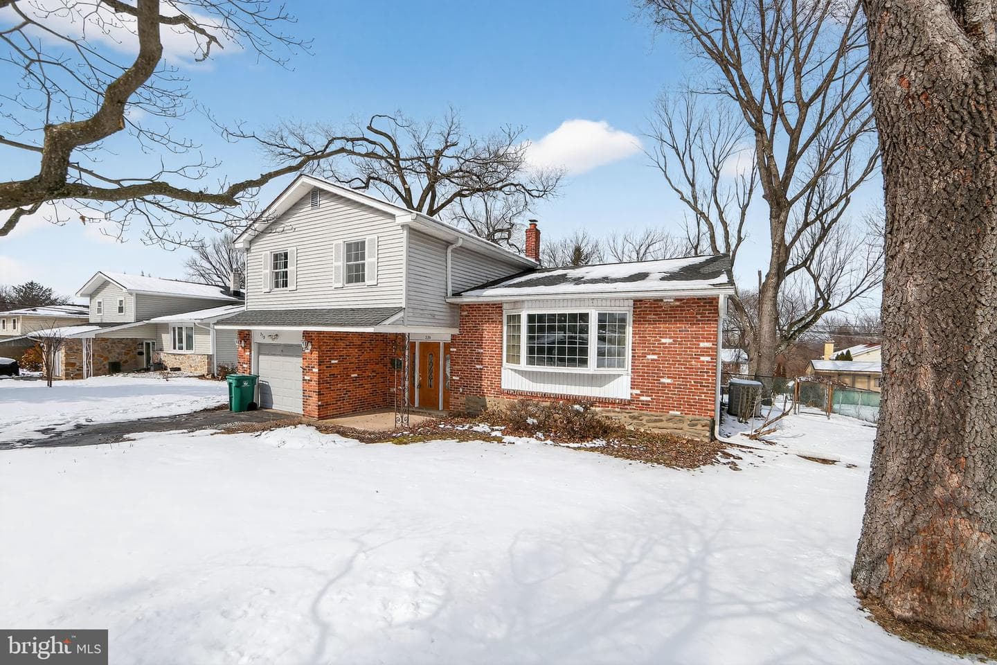 270 Riverview Road photo 2