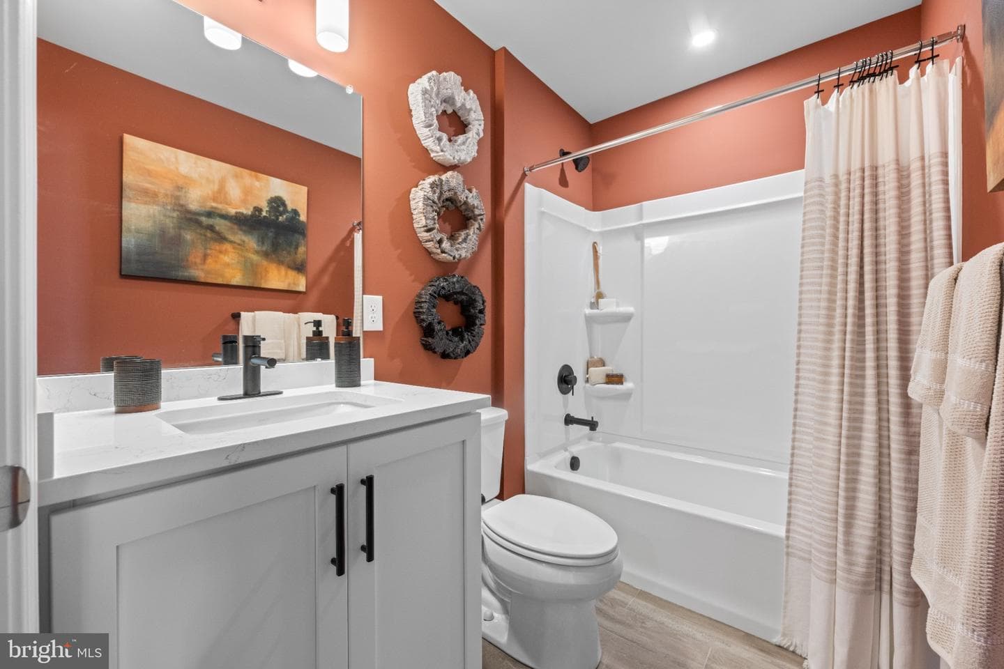 300 East Sawyer Court photo 12