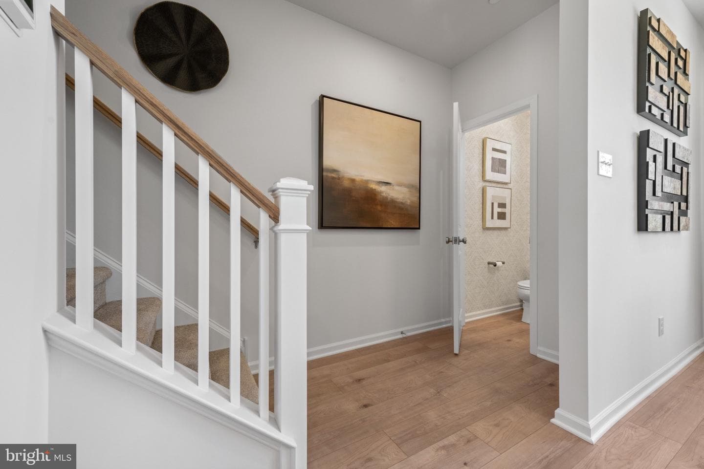 300 East Sawyer Court photo 17