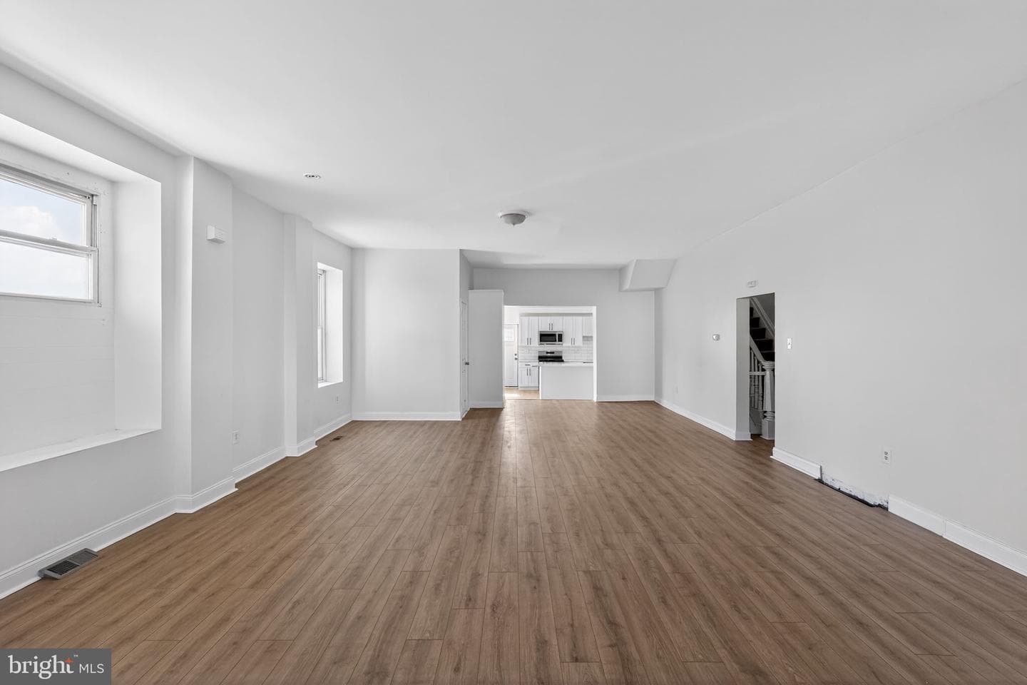 389 E Hector Street photo 13