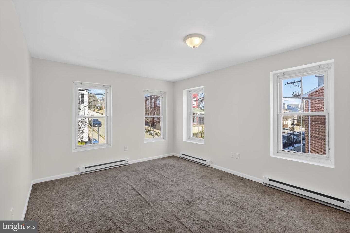 389 E Hector Street photo 21