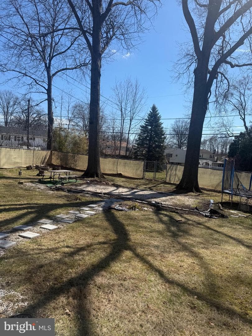 1436 Cherry Lane photo 16