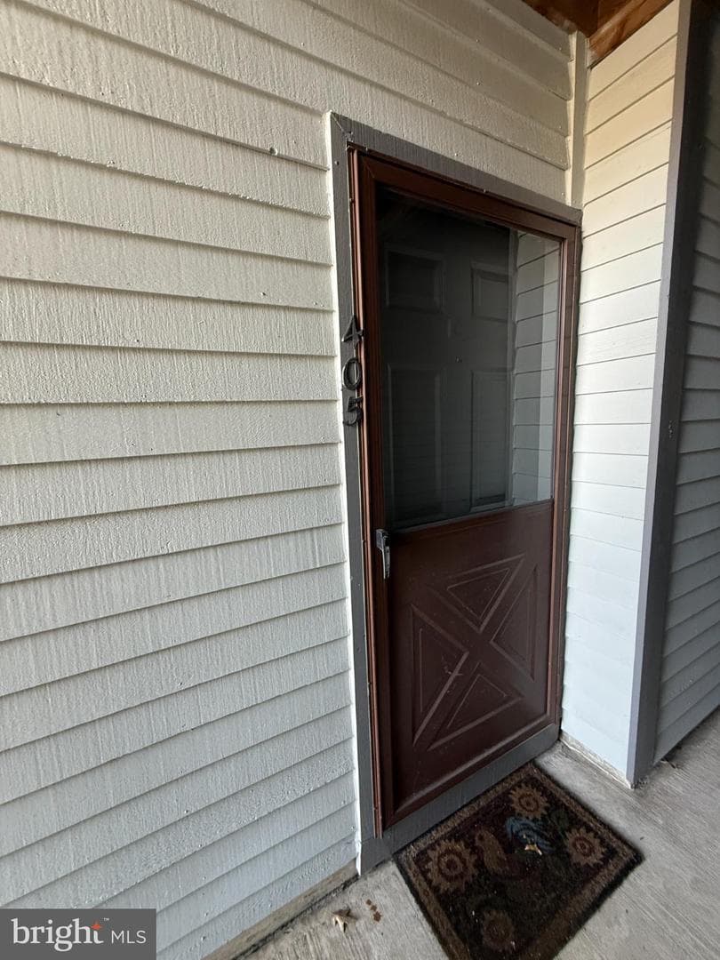 405 Hickory Court photo 2