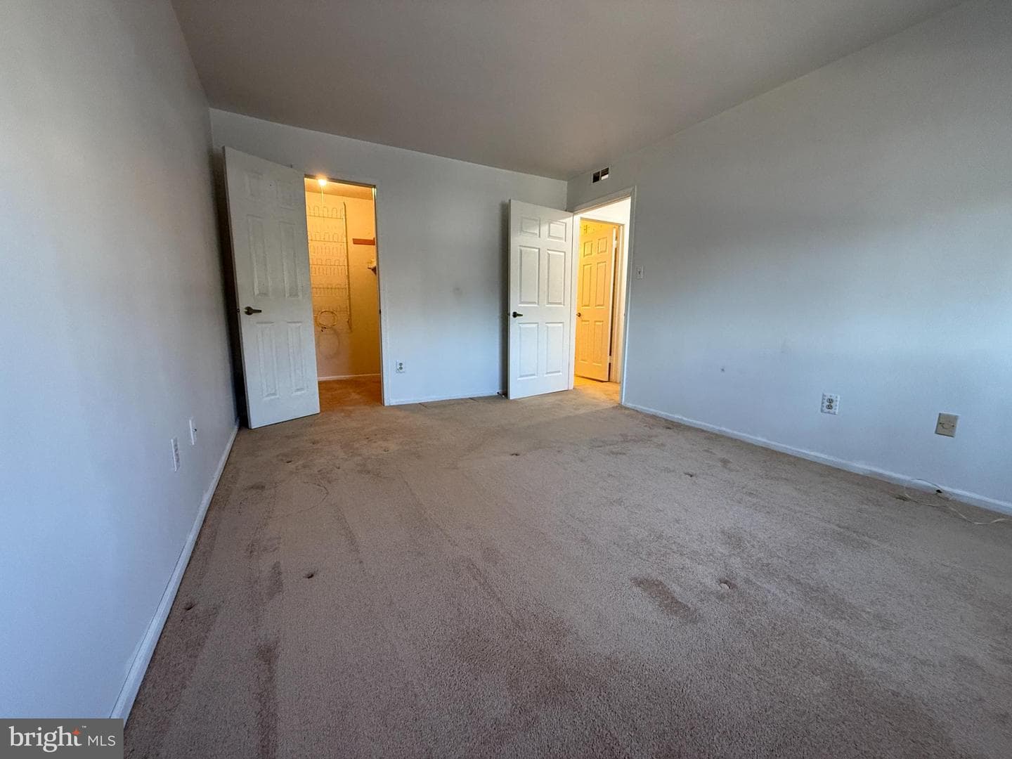 405 Hickory Court photo 20