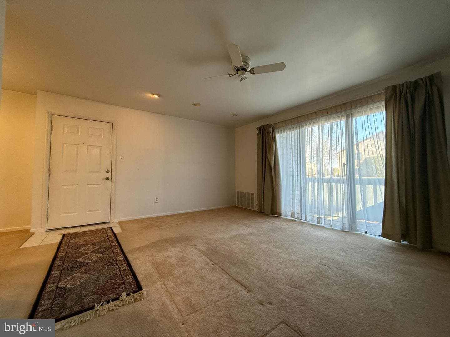 405 Hickory Court photo 4