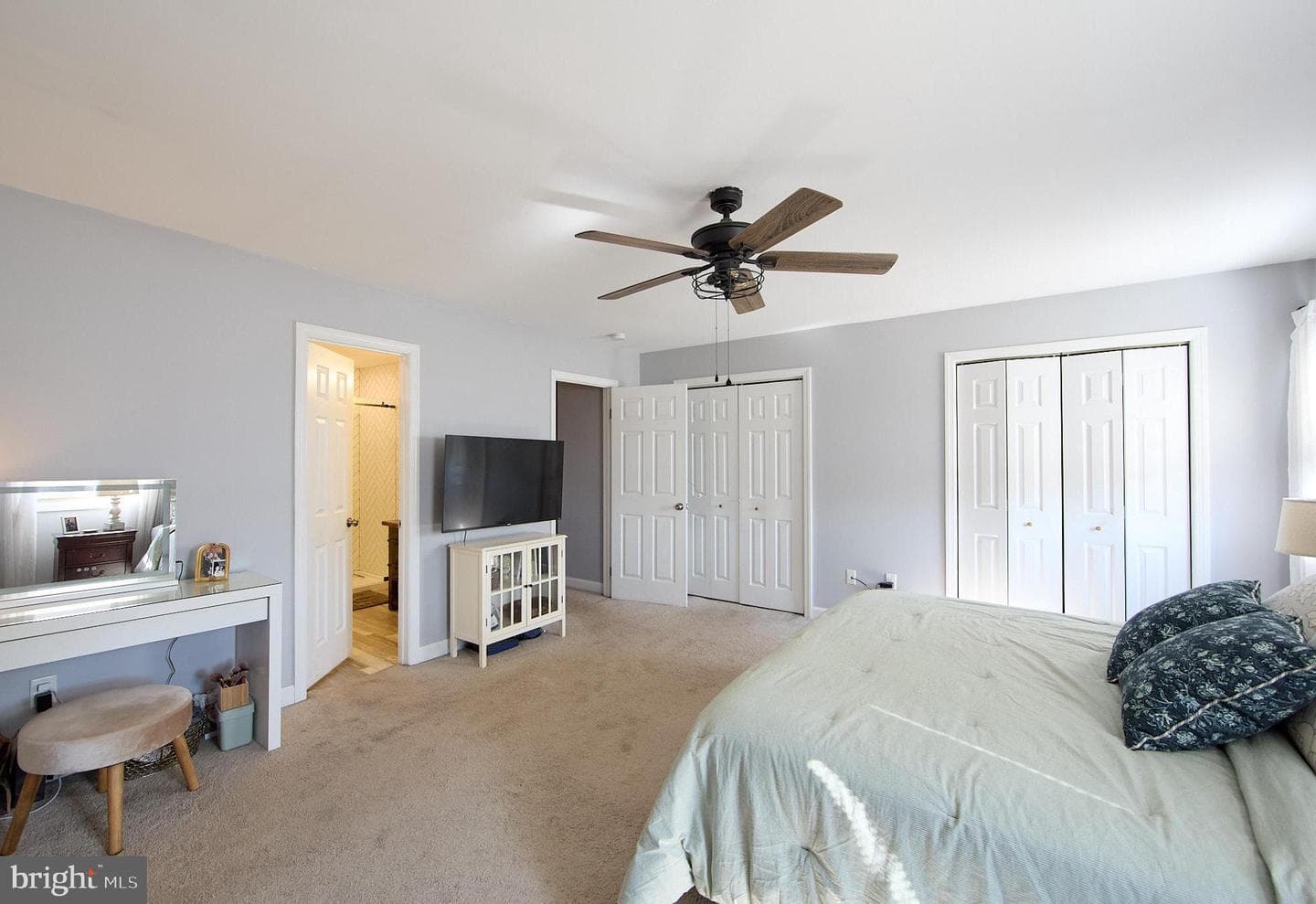 224 Washington Court photo 16