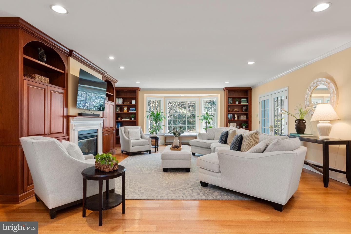 621 Pembroke Road photo 26