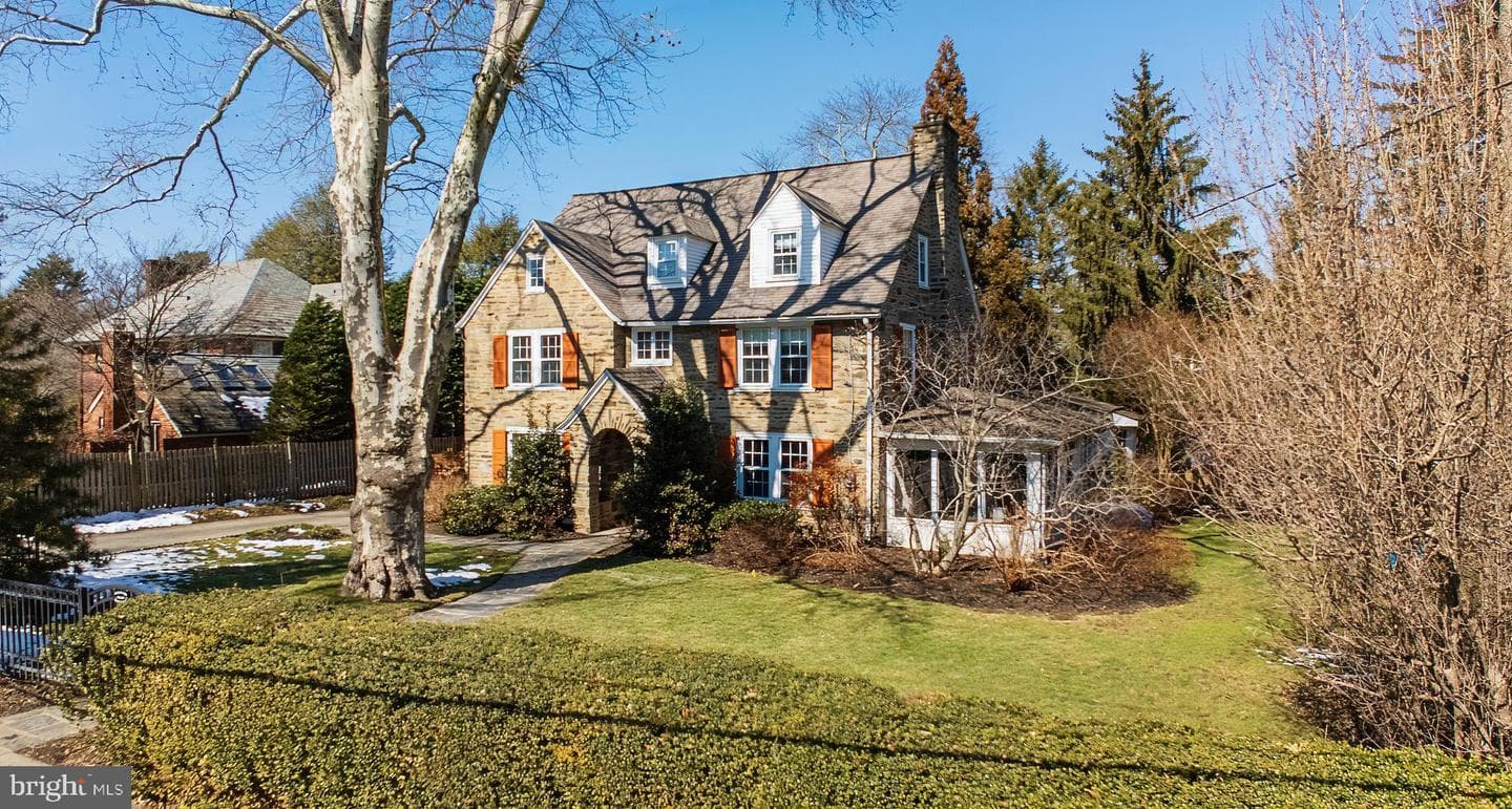 621 Pembroke Road photo 3
