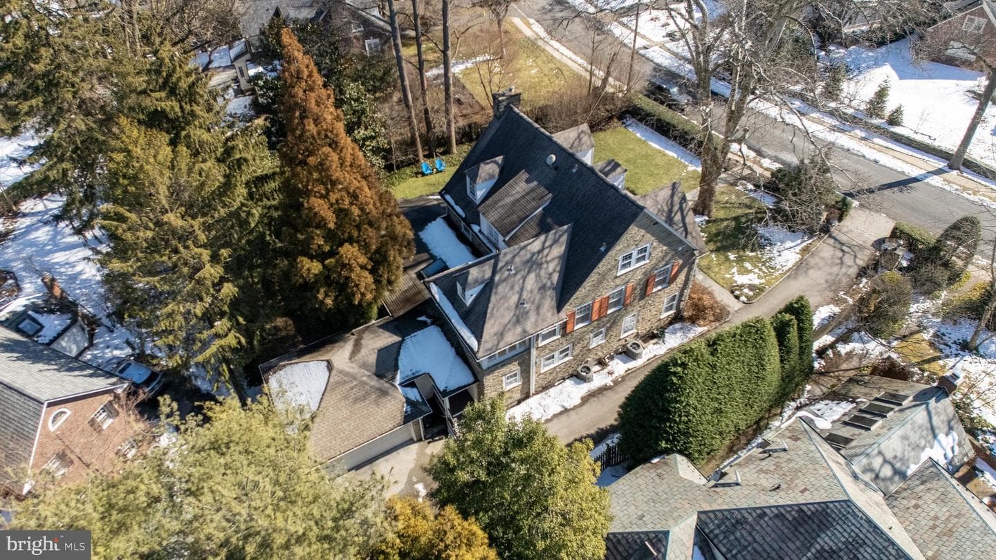 621 Pembroke Road photo 56