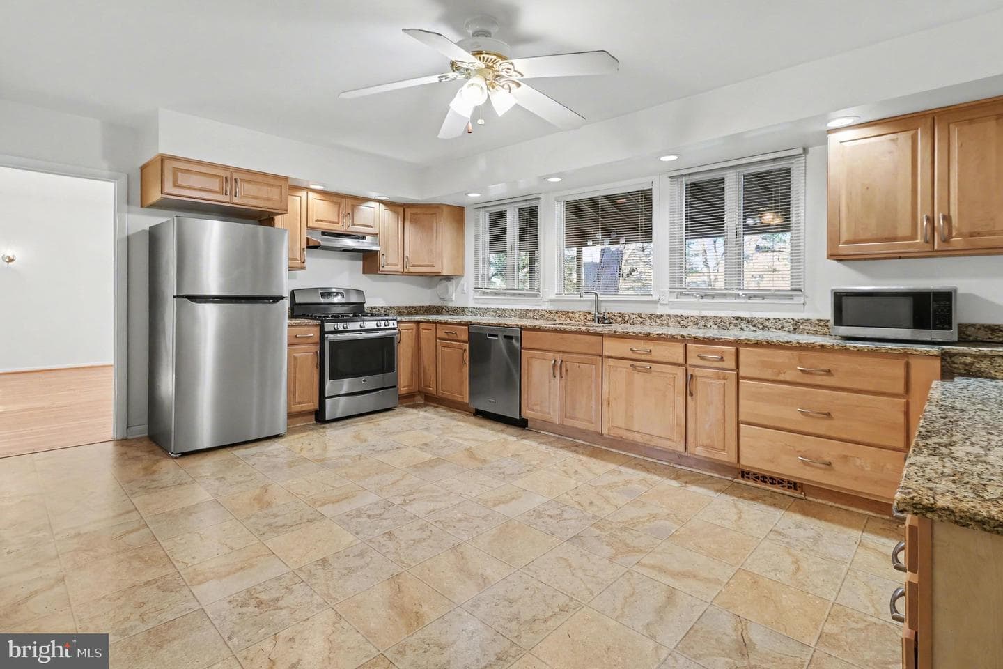 3219 E Hayes Road photo 9