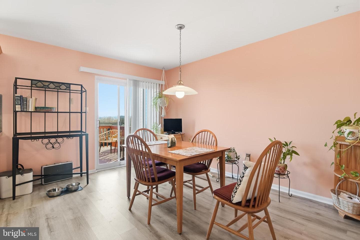 1503 Reagan photo 10