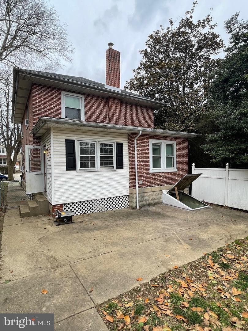 134 W 10th Avenue photo 38