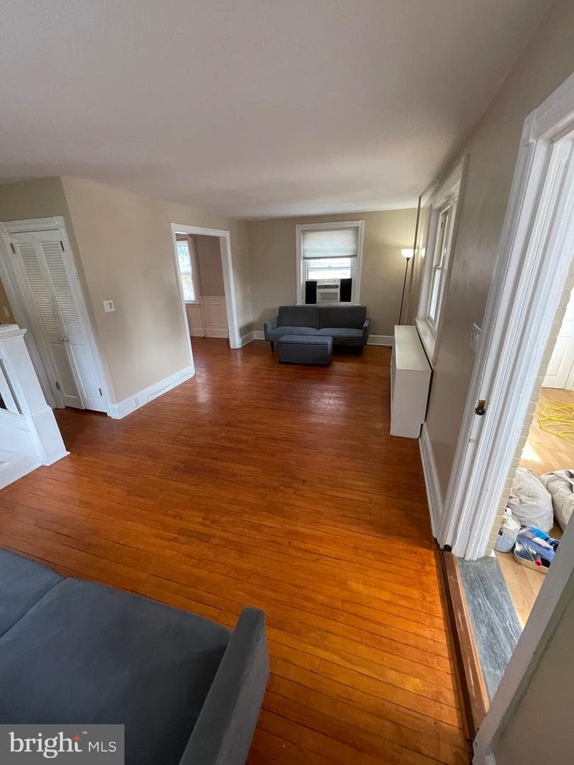134 W 10th Avenue photo 4