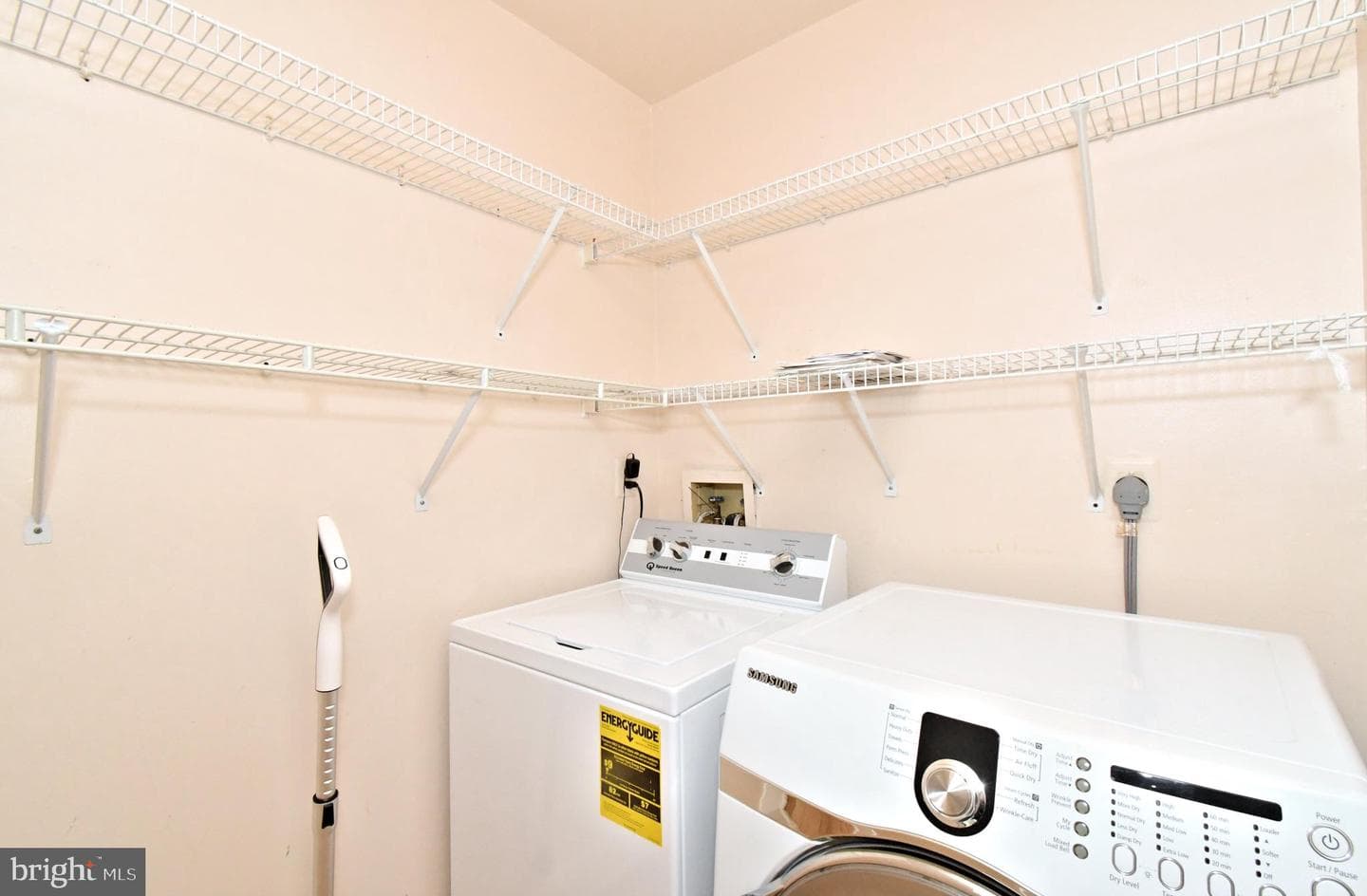 106 Yorkshire Way photo 29