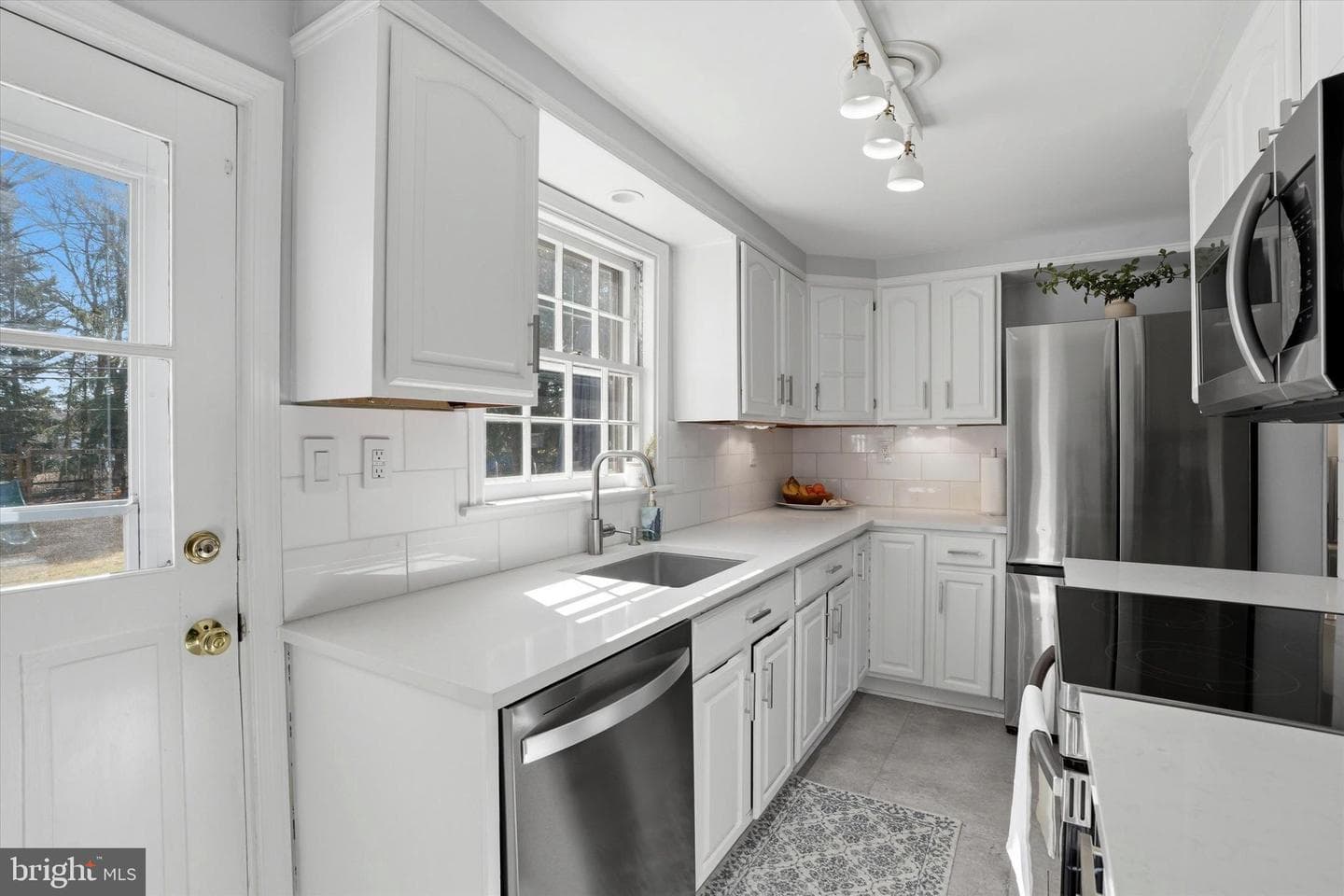 514 Kingston Road photo 14
