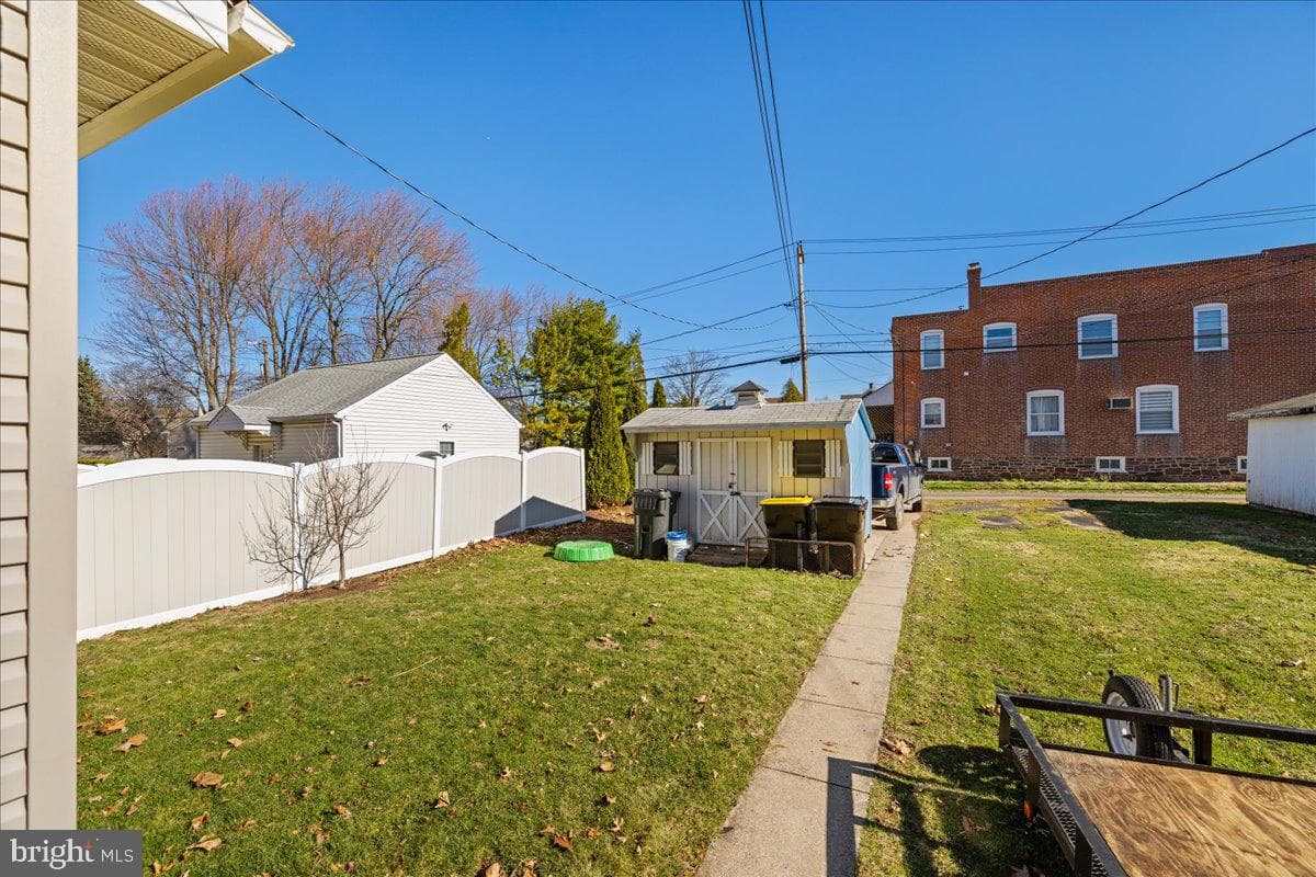 403 W Mount Vernon Street photo 22