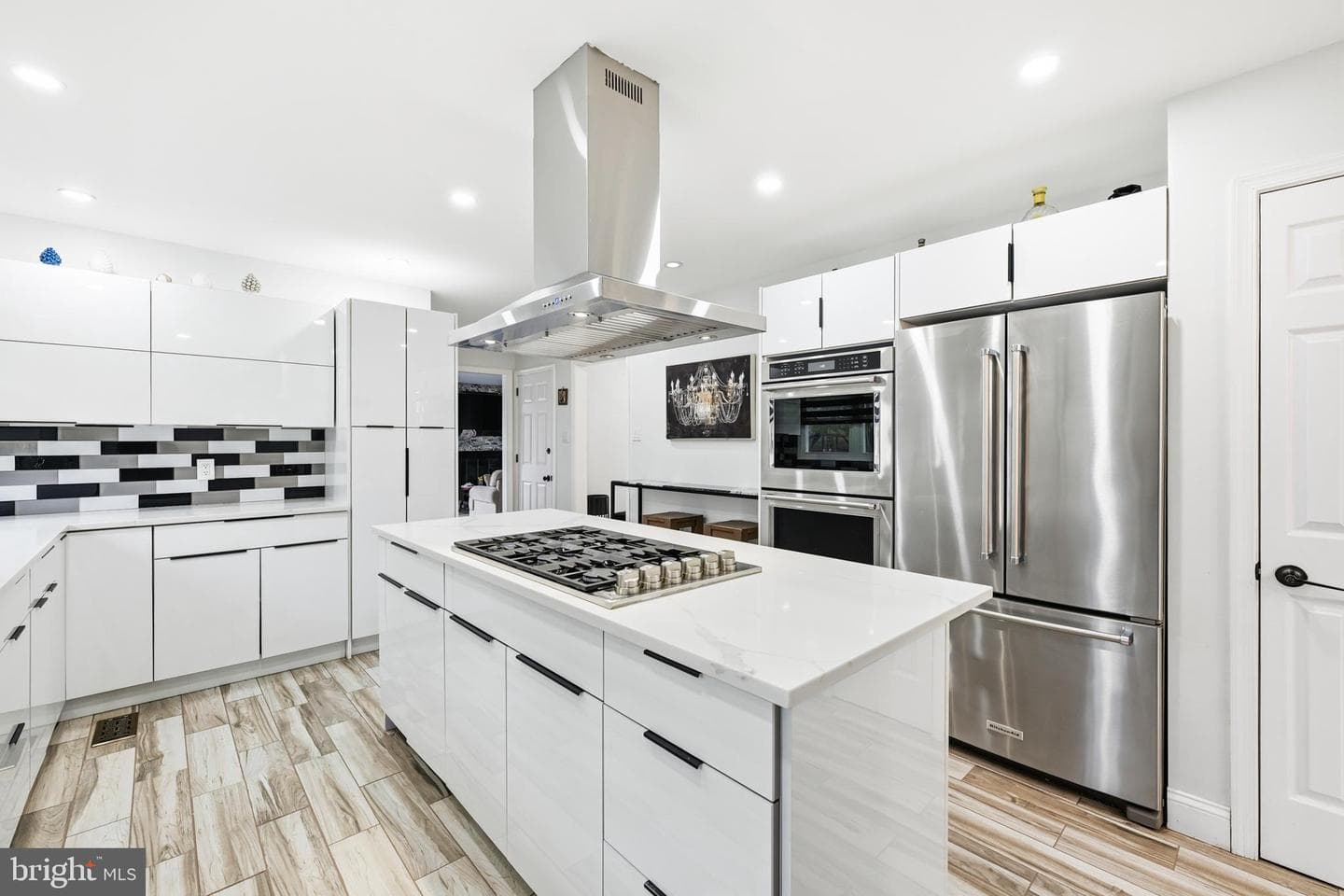 683 Sunnyside Avenue photo 13