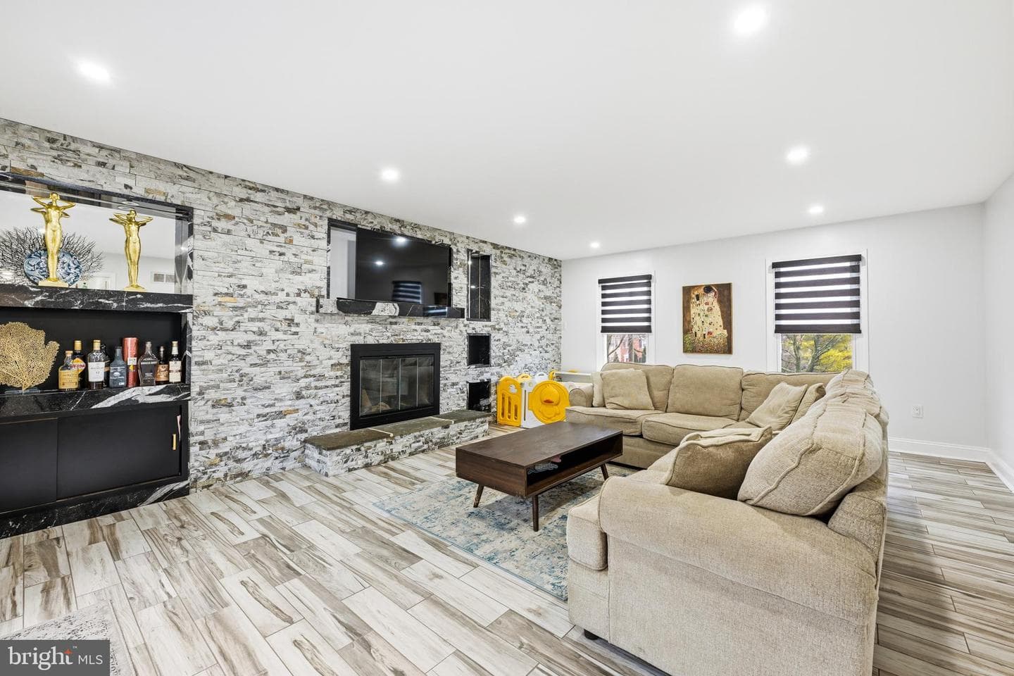 683 Sunnyside Avenue photo 15