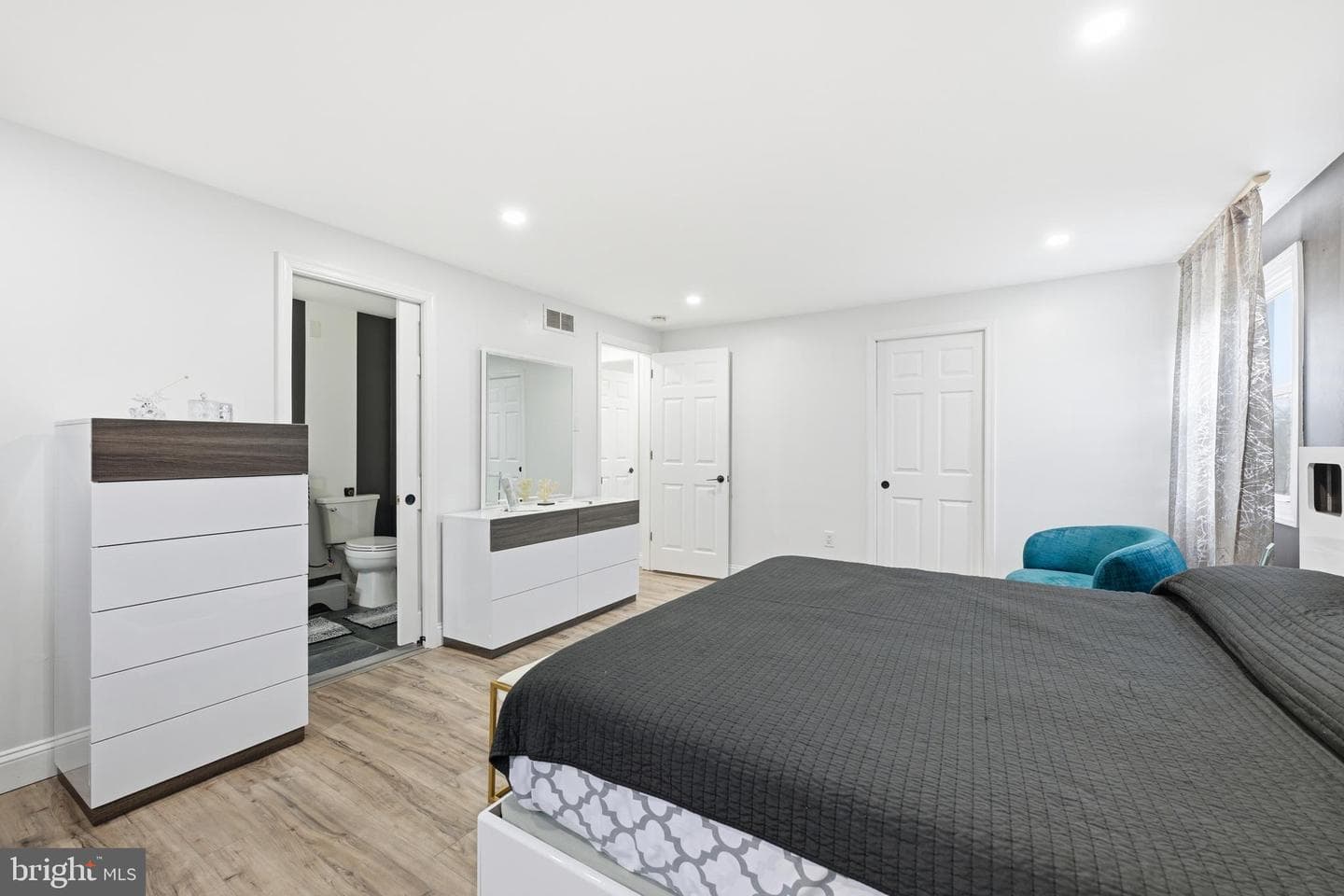 683 Sunnyside Avenue photo 21