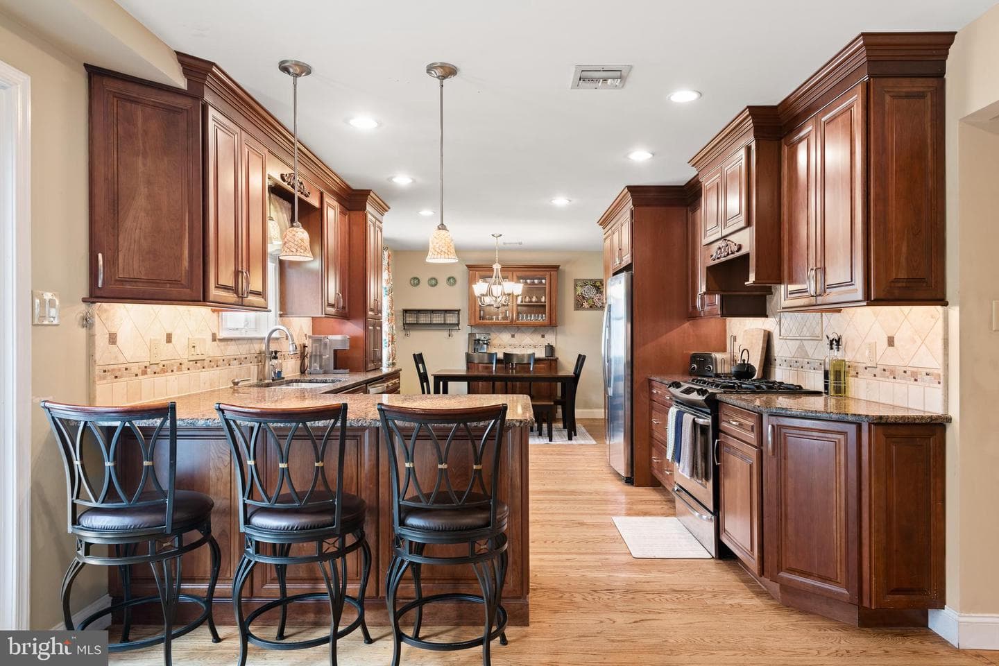 735 Champlain Drive photo 3