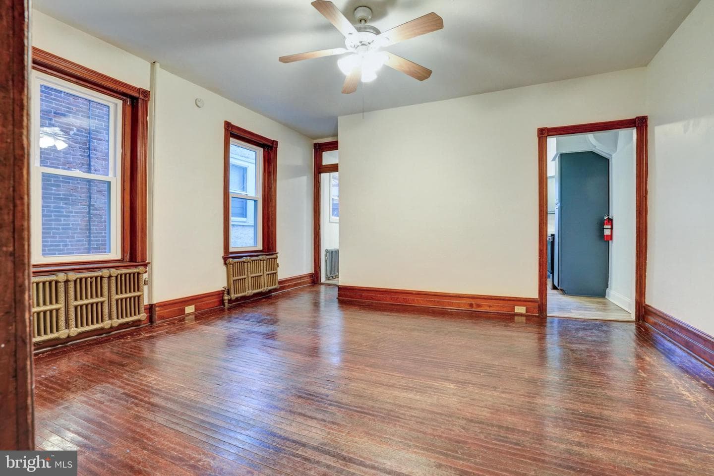 642 Walnut Street photo 3