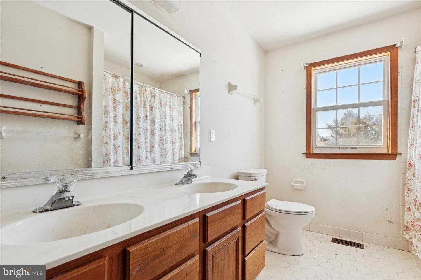 111 Clayton Court photo 32