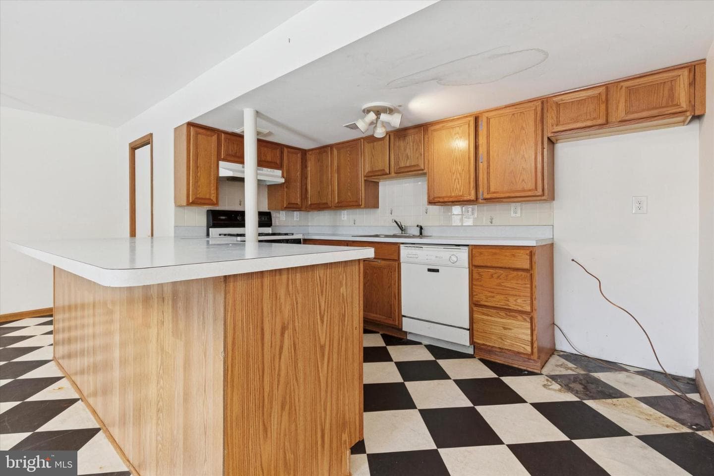 111 Clayton Court photo 45