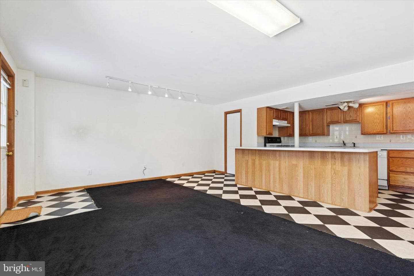 111 Clayton Court photo 46
