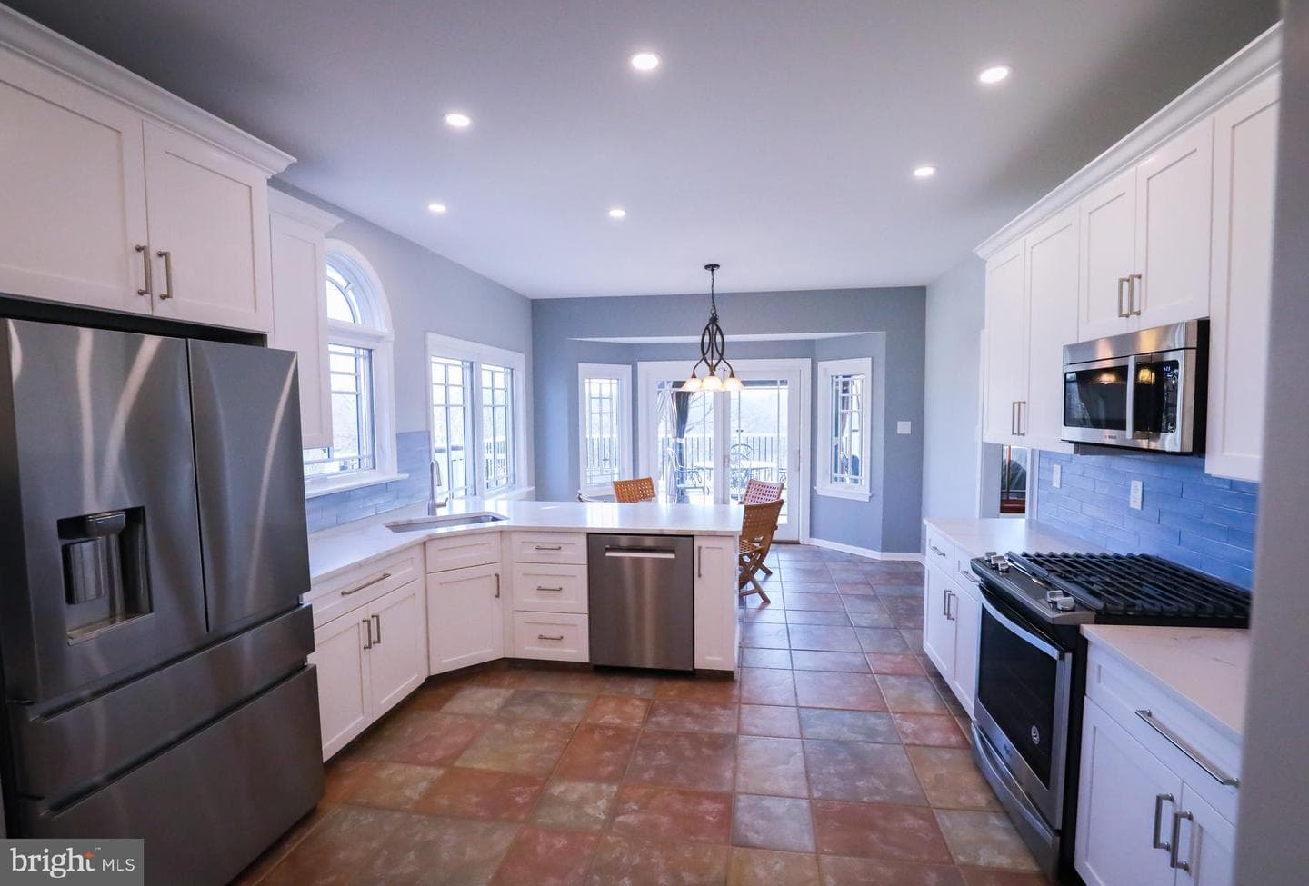 102 Waterview, Eagleville