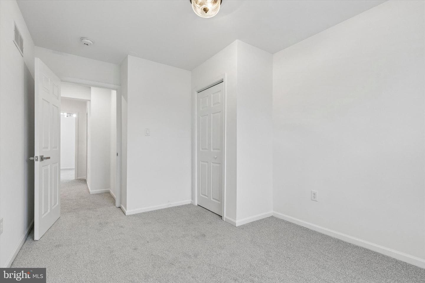 630 E Marshall Street photo 19
