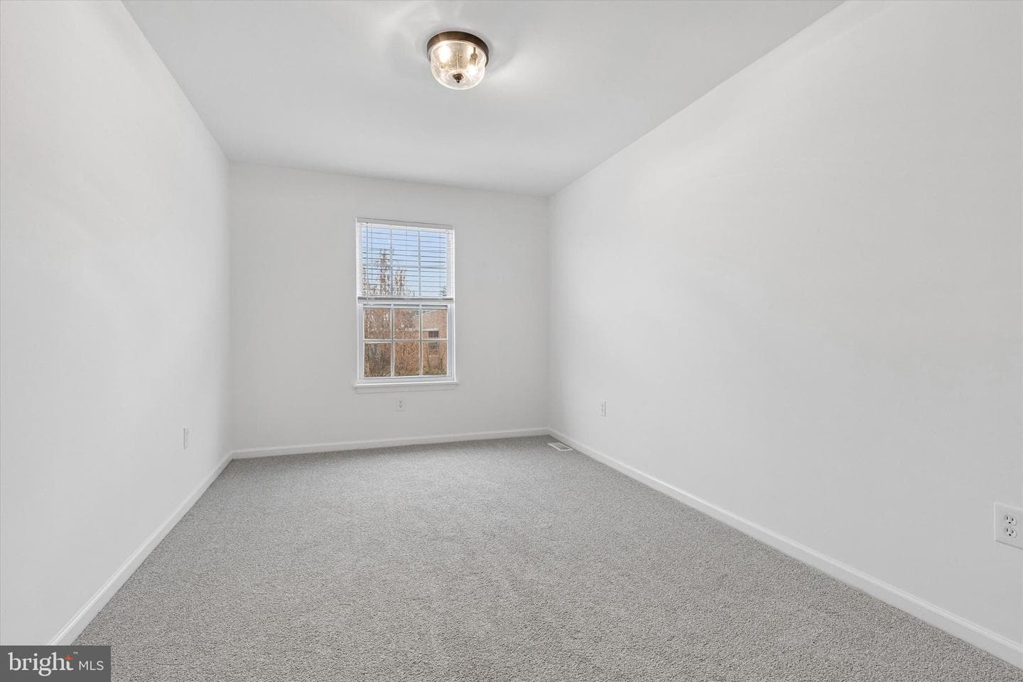 630 E Marshall Street photo 20