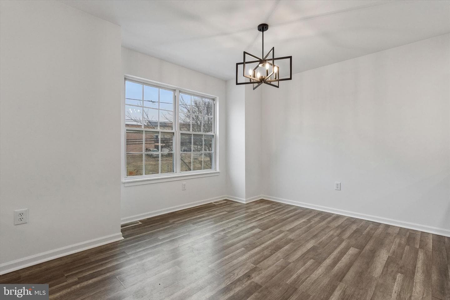 630 E Marshall Street photo 3
