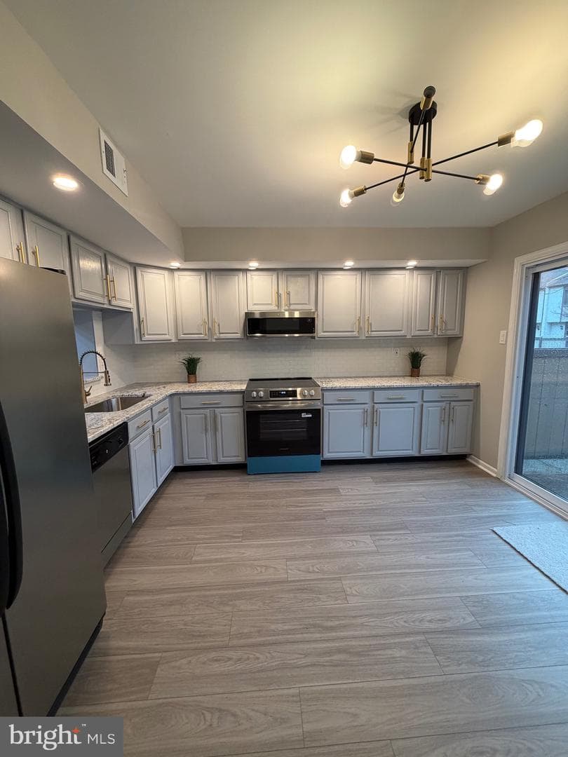 1503 Linden Way photo 5