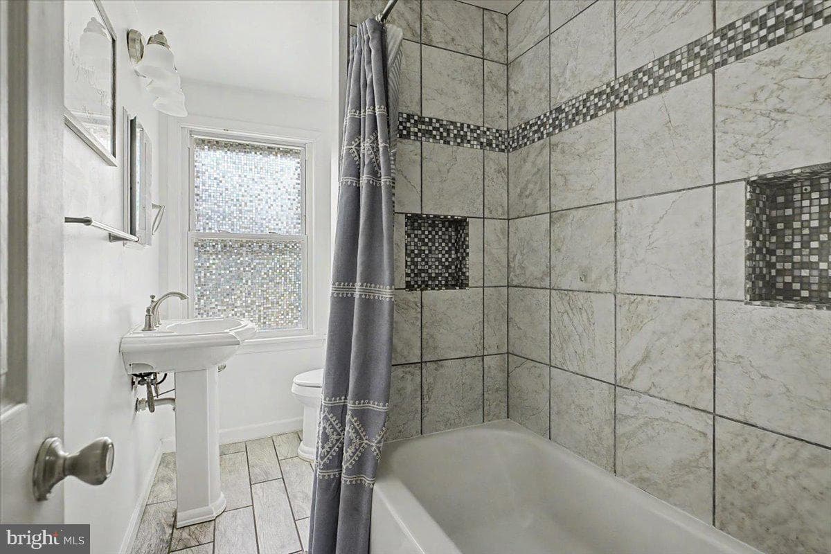 53 E Montgomery Avenue photo 25