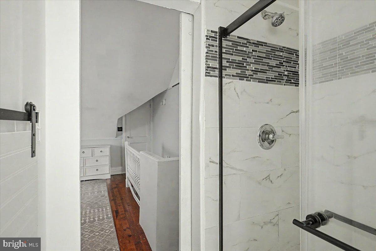 53 E Montgomery Avenue photo 39