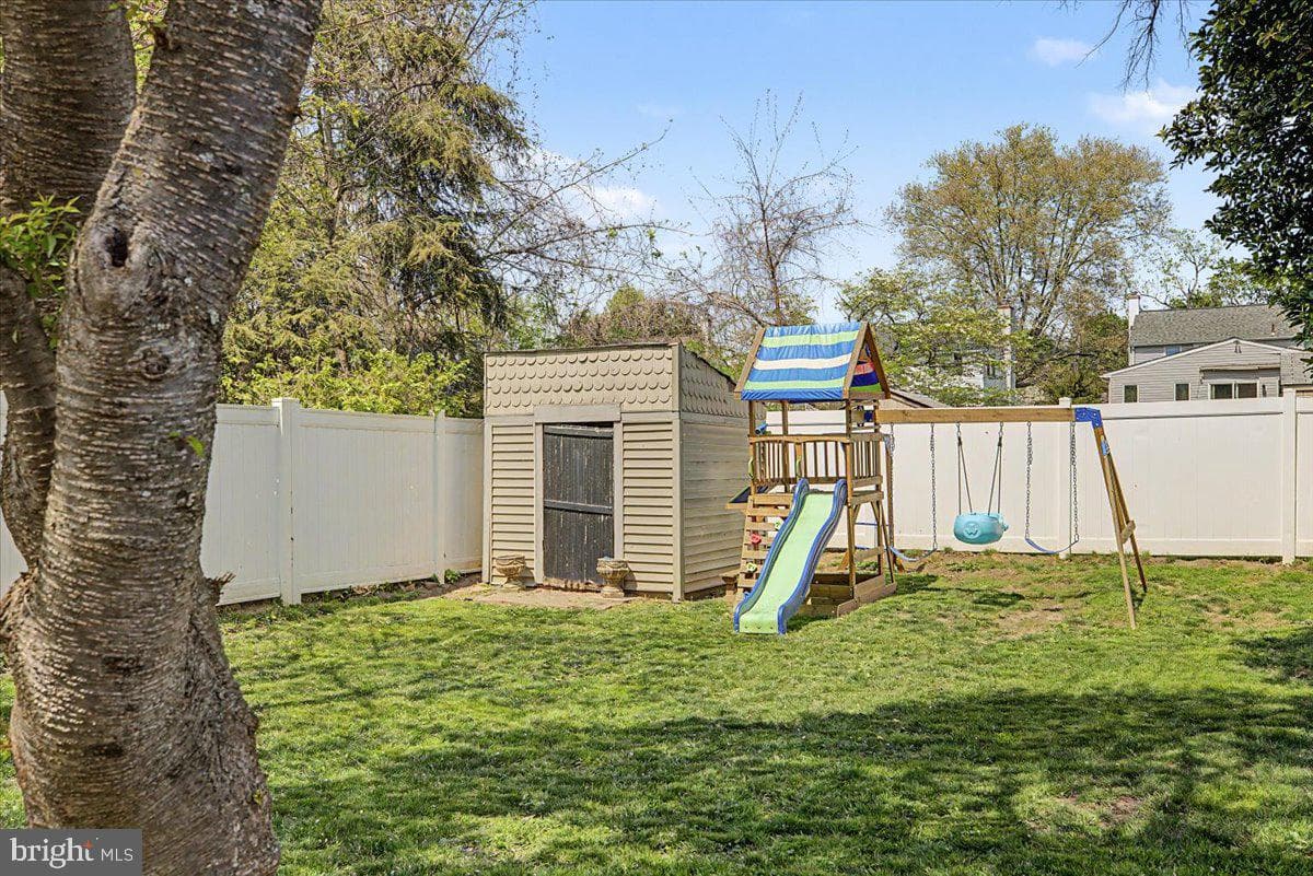 53 E Montgomery Avenue photo 41