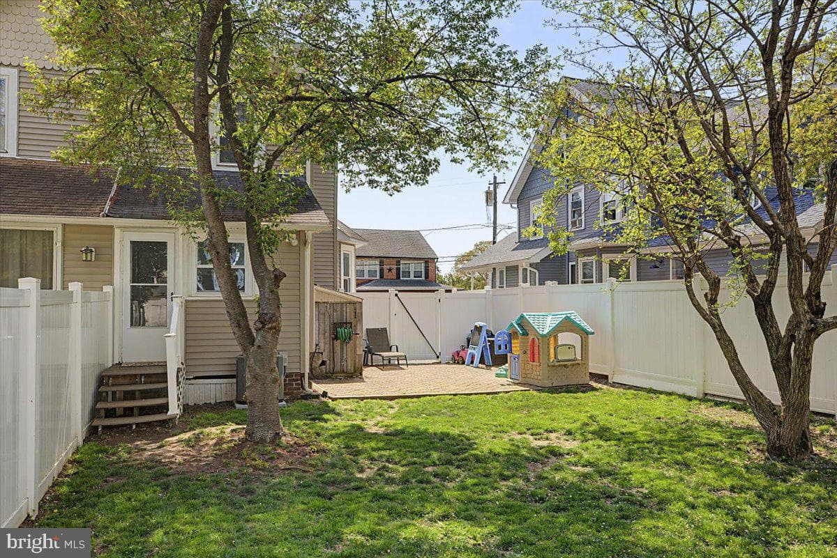 53 E Montgomery Avenue photo 42