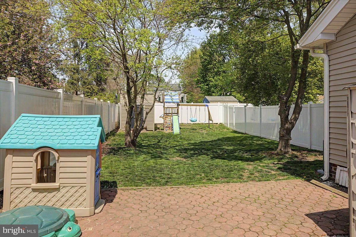 53 E Montgomery Avenue photo 43