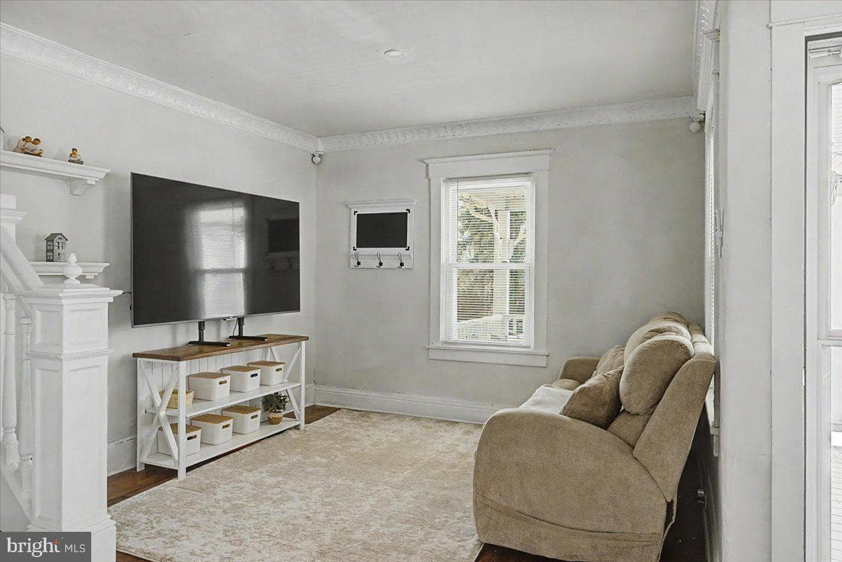 53 E Montgomery Avenue photo 5