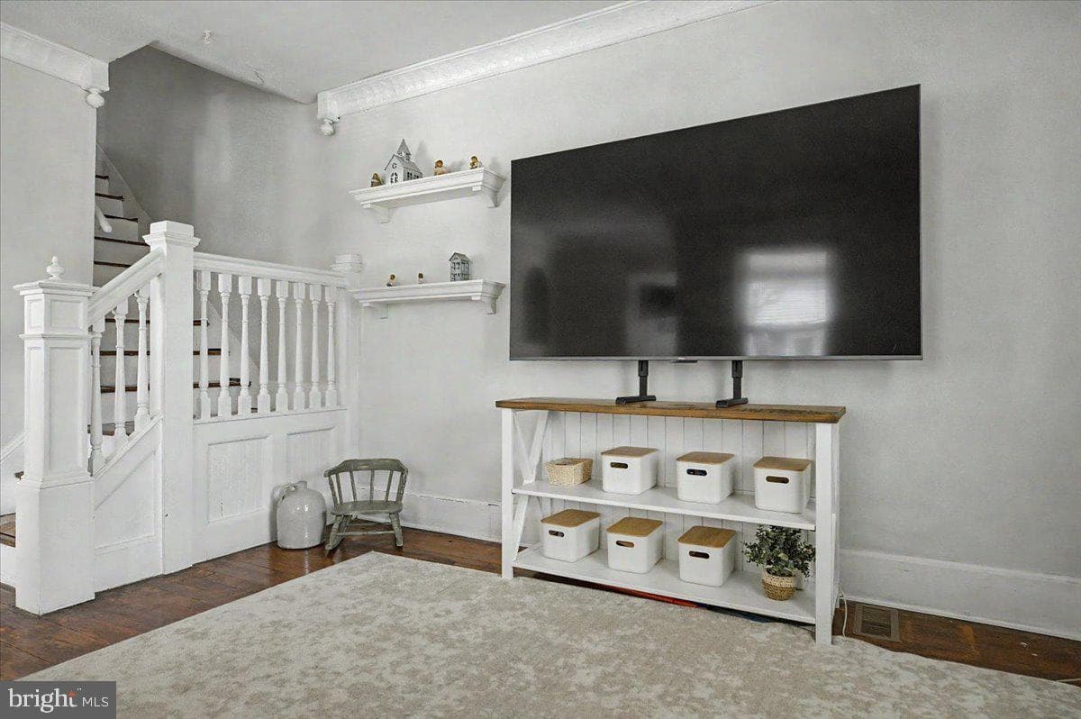 53 E Montgomery Avenue photo 7