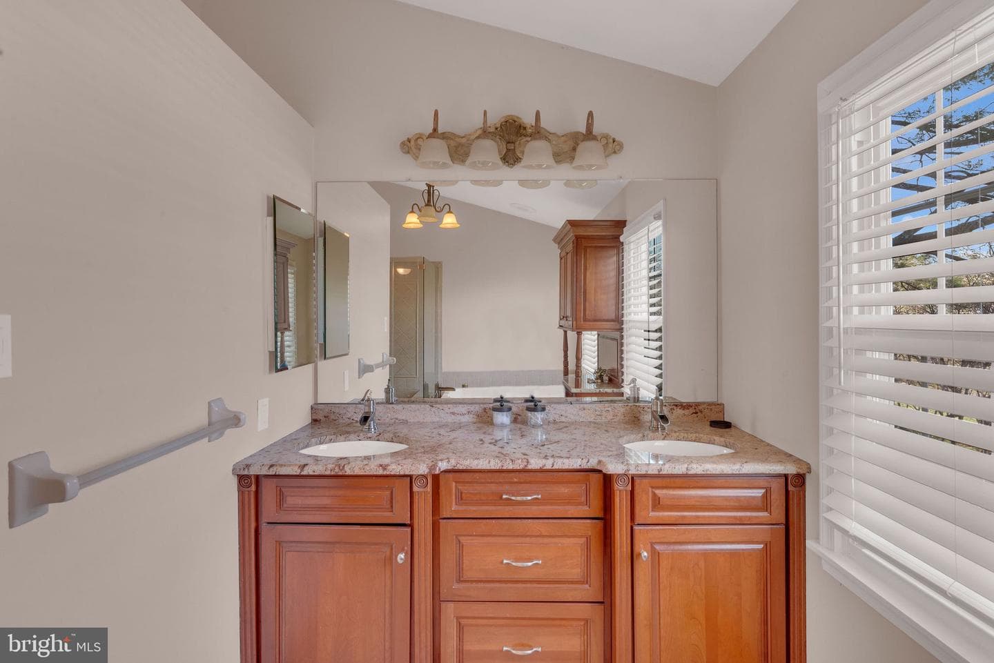 110 Mallard Drive W photo 26