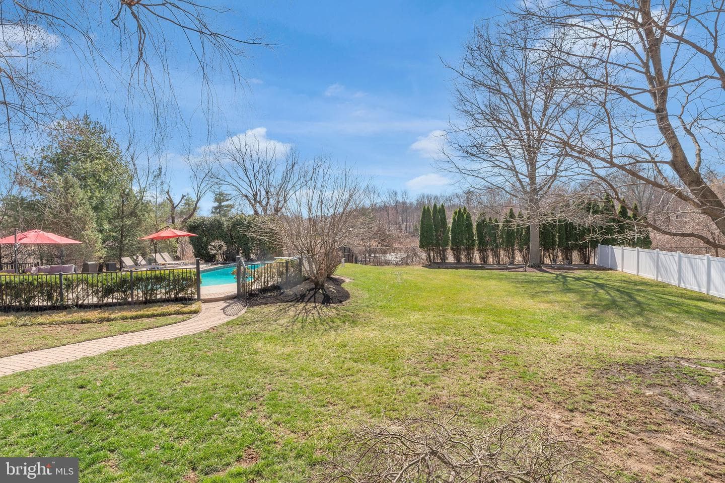 110 Mallard Drive W photo 4