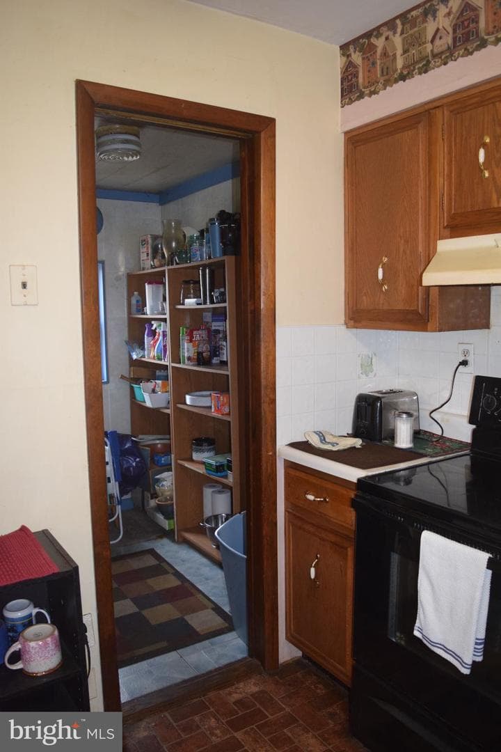 72 Salem Road photo 9