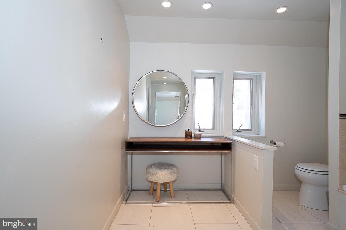 241 Cheswold Lane photo 36