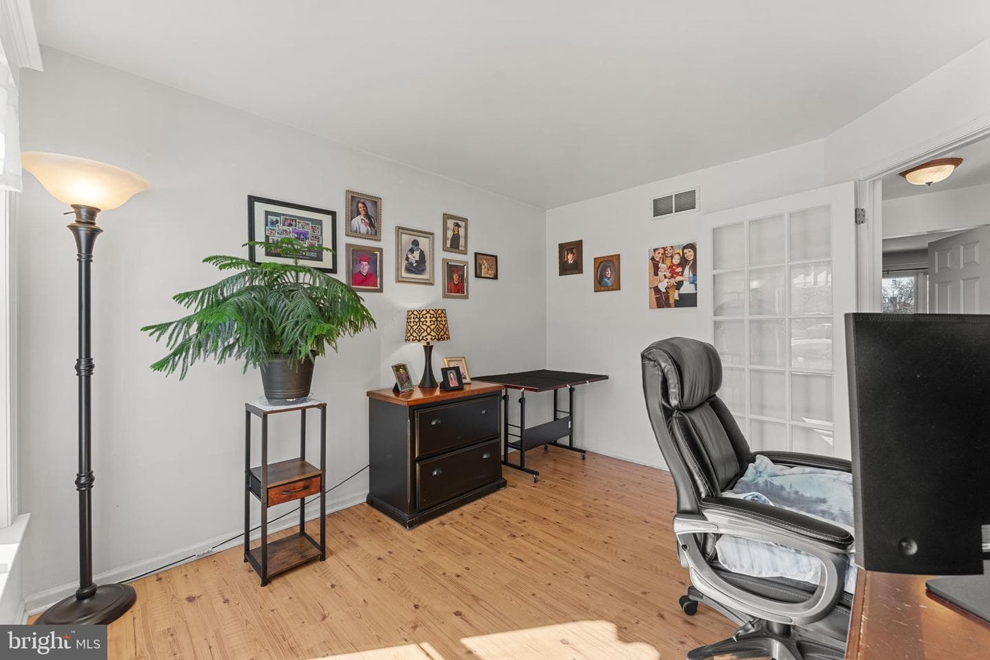 306 Sherwood Court N photo 11