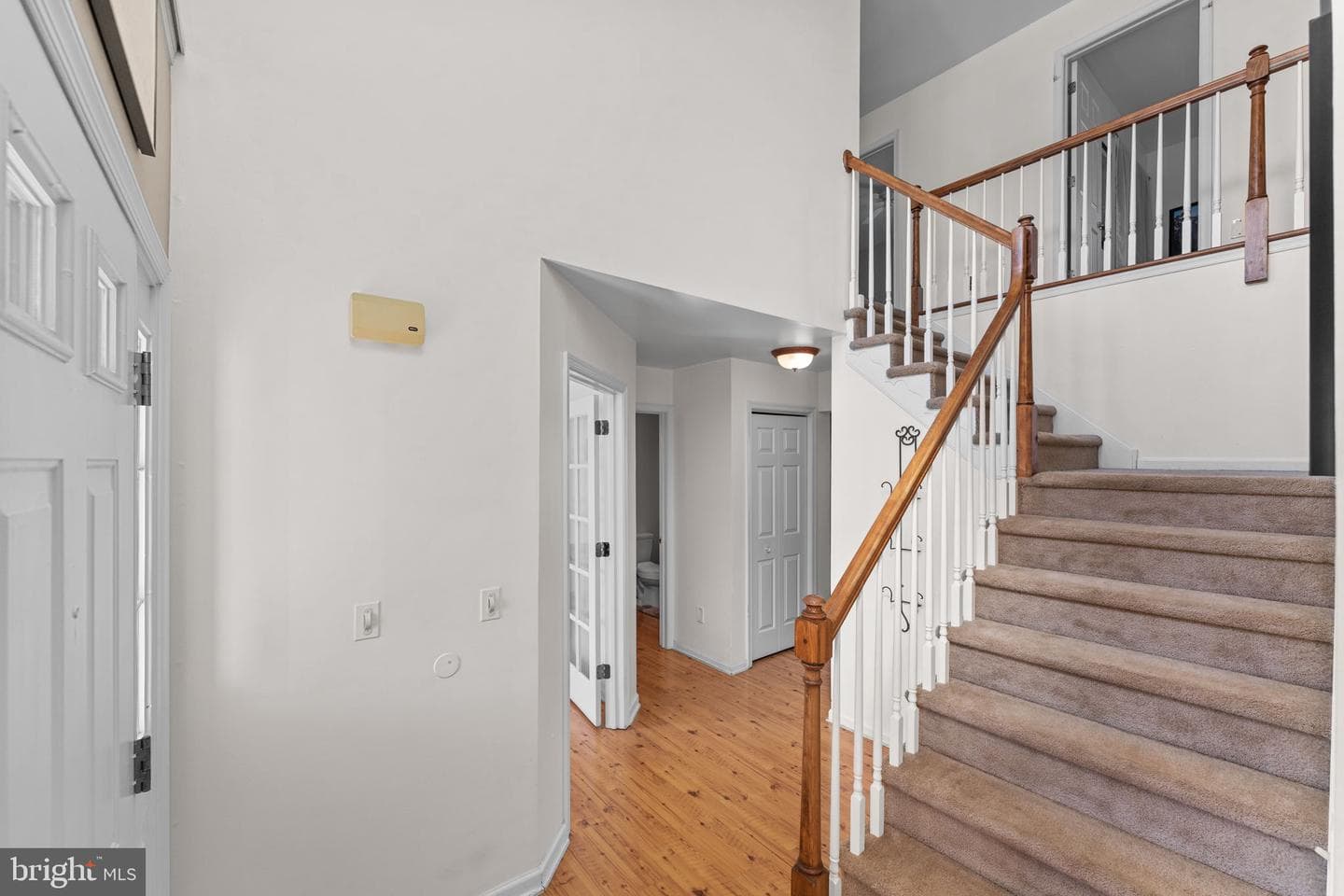 306 Sherwood Court N photo 9