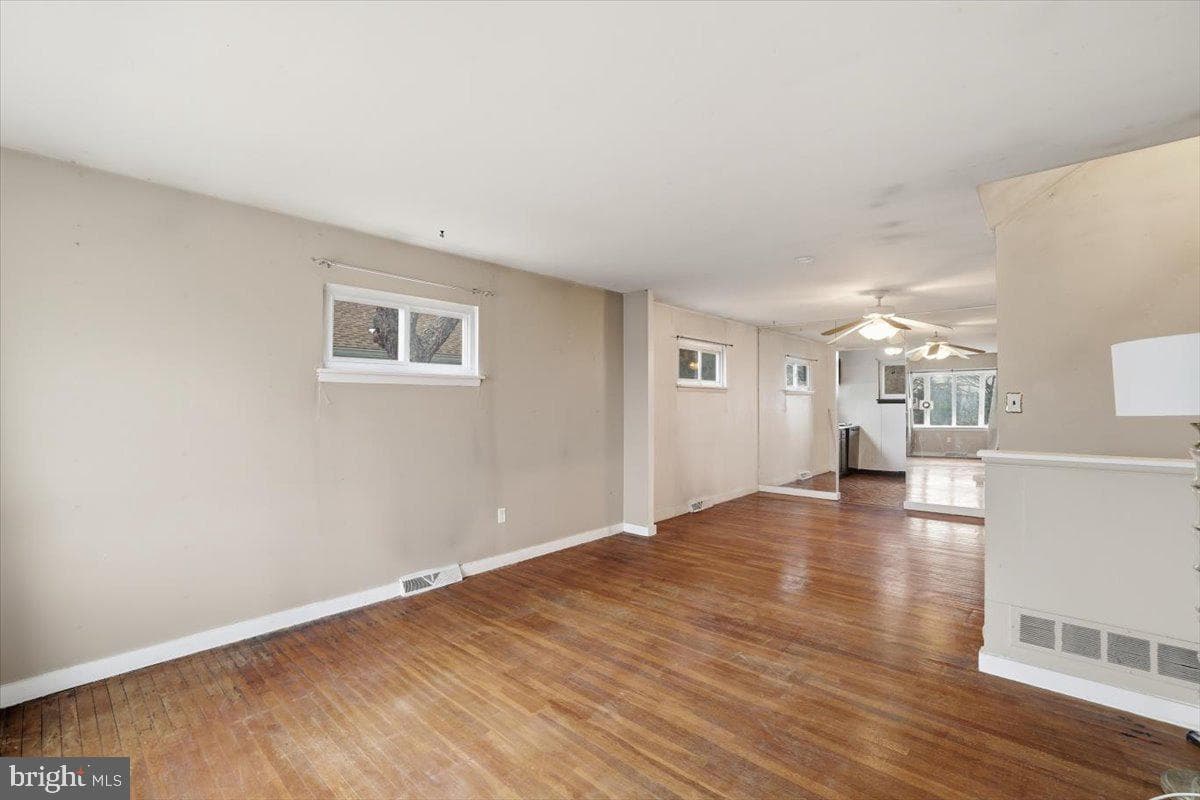 152 Egerton Avenue photo 2