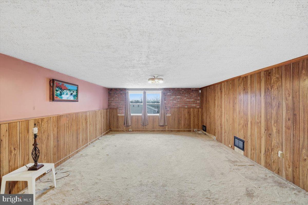 152 Egerton Avenue photo 20